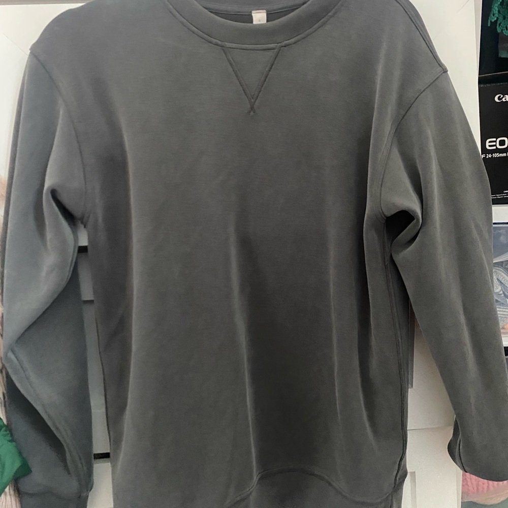 Barry’s x lululemon oversized sweatshirt